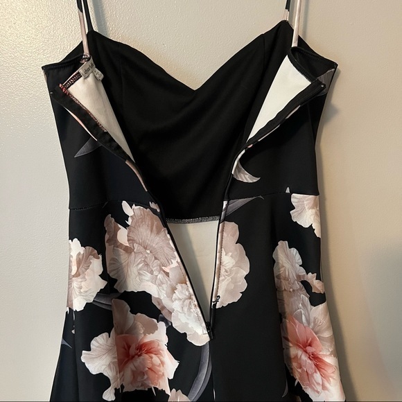Charlotte Russe | floral mini dress - Picture 5 of 8